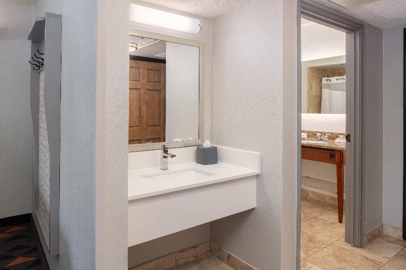Holiday Inn Portland - Columbia Riverfront By IHG image