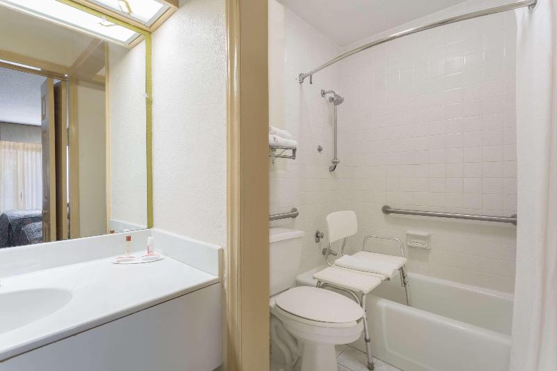 Clarion Inn Southern Pines - Pinehurst image