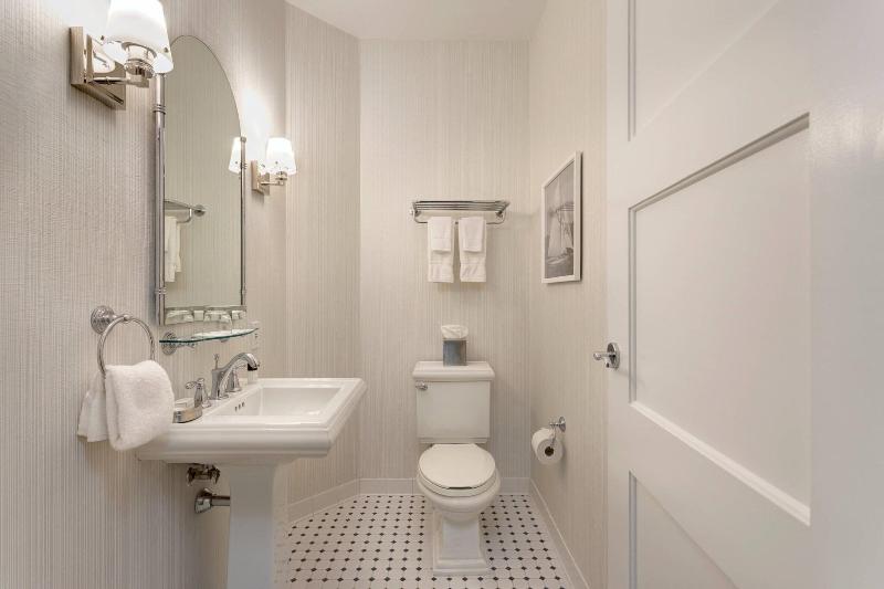 Renaissance Golf Resort - The Inn At Bay Harbor image