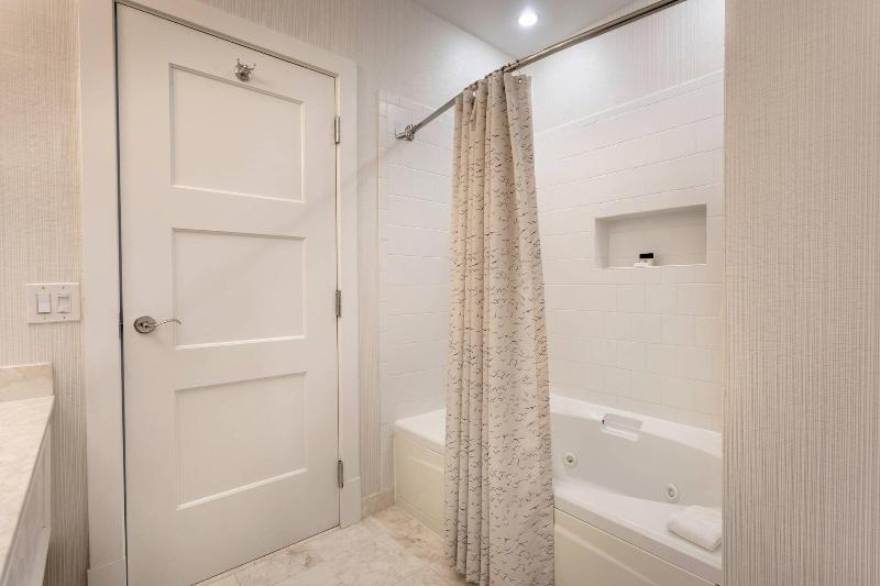 Renaissance Golf Resort - The Inn At Bay Harbor image