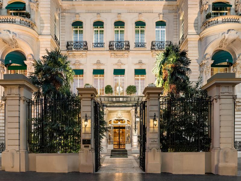 Shangri-La Hotel Paris image