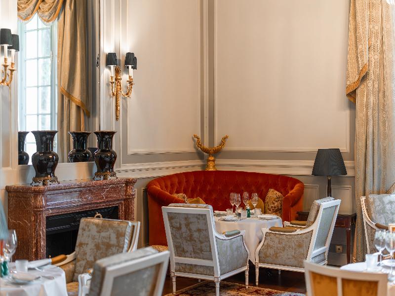 Shangri-La Hotel Paris image