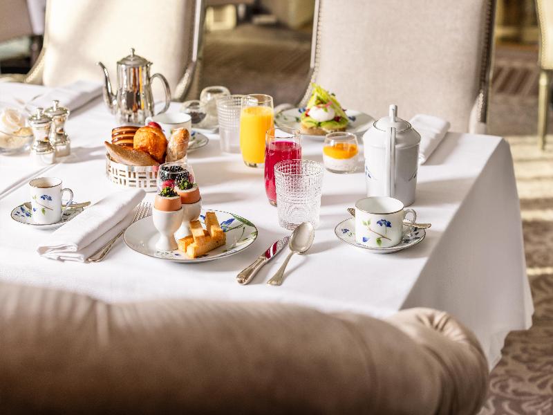 Shangri-La Hotel Paris image