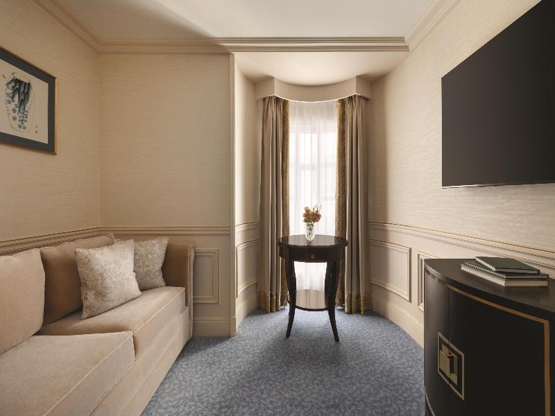 Shangri-La Hotel Paris image