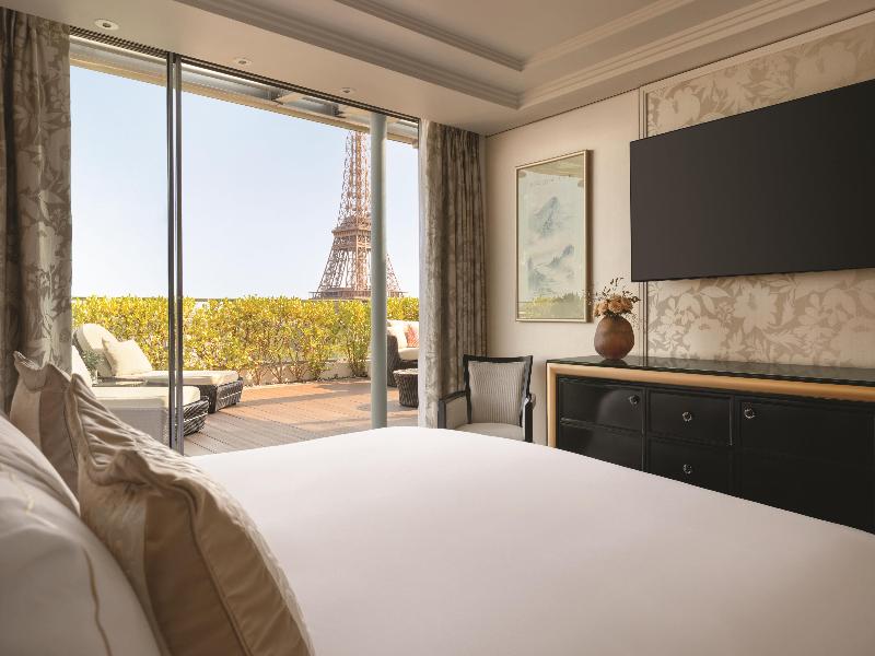 Shangri-La Hotel Paris image