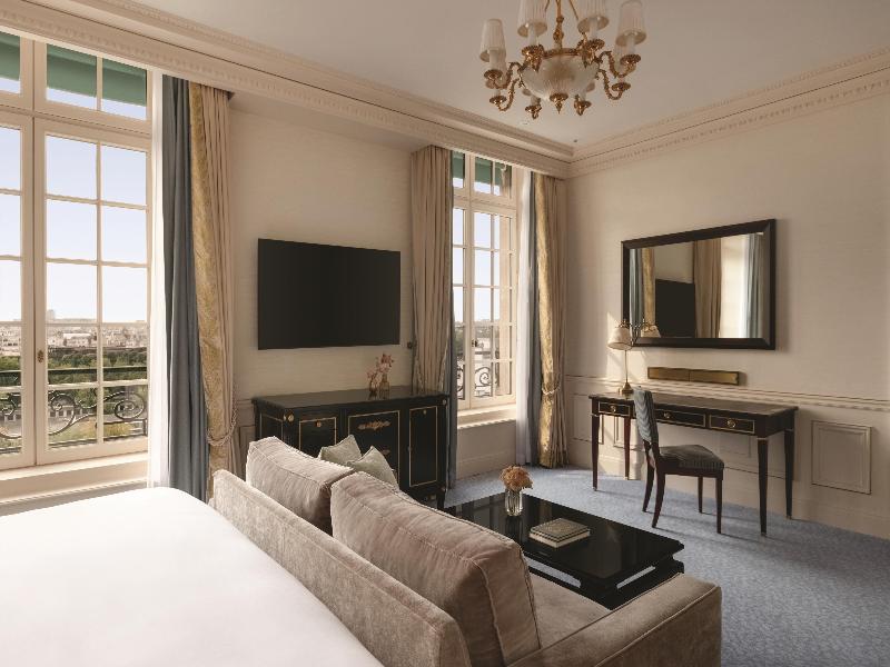 Shangri-La Hotel Paris image