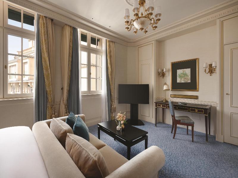 Shangri-La Hotel Paris image