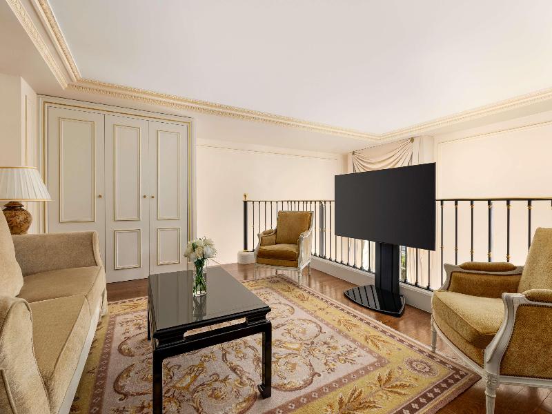 Shangri-La Hotel Paris image