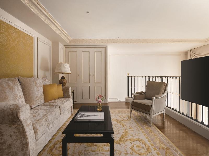 Shangri-La Hotel Paris image