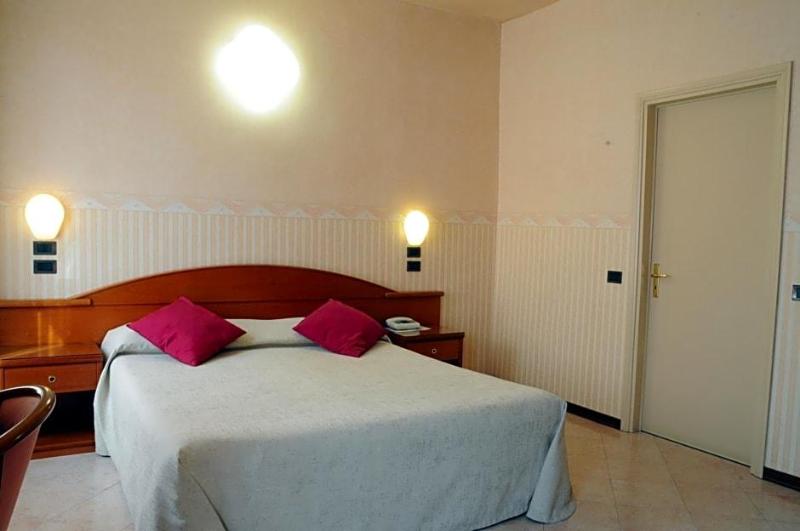 Hotel Button (Meublè) image