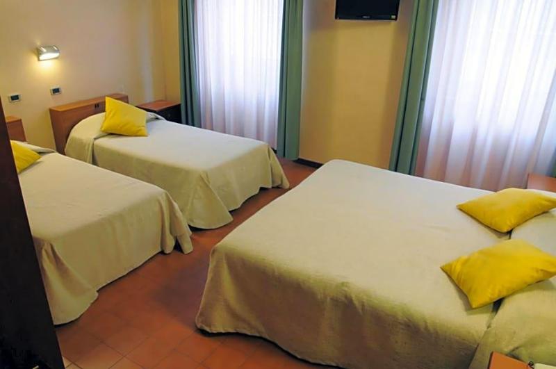 Hotel Button (Meublè) image