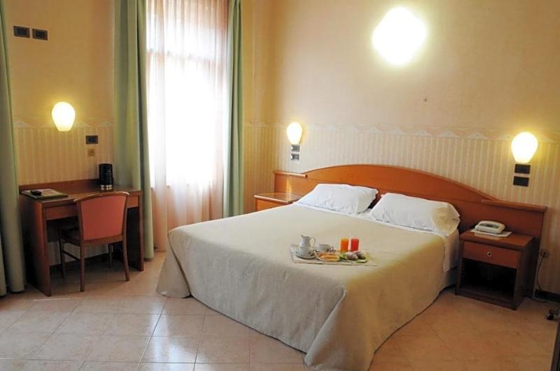 Hotel Button (Meublè) image