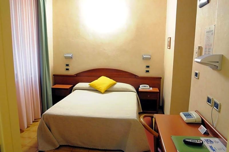 Hotel Button (Meublè) image