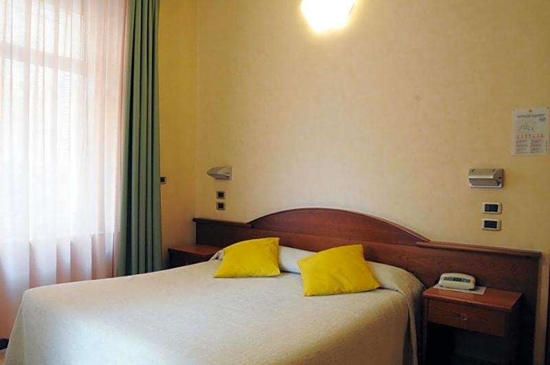 Hotel Button (Meublè) image