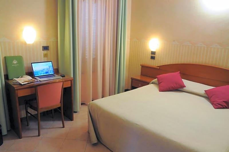 Hotel Button (Meublè) image