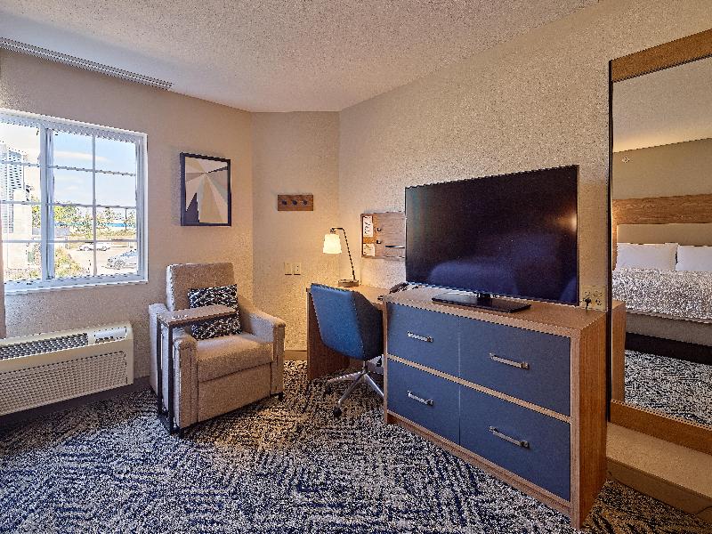Candlewood Suites Peoria at Grand Prairie image