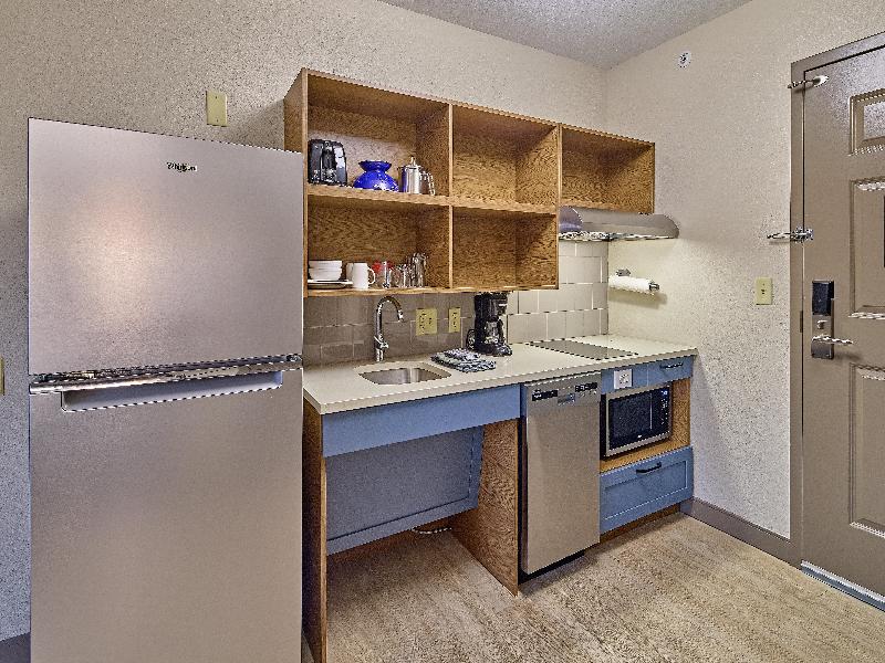 Candlewood Suites Peoria at Grand Prairie image