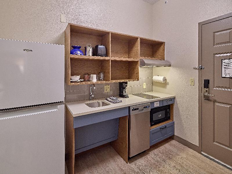 Candlewood Suites Peoria at Grand Prairie image