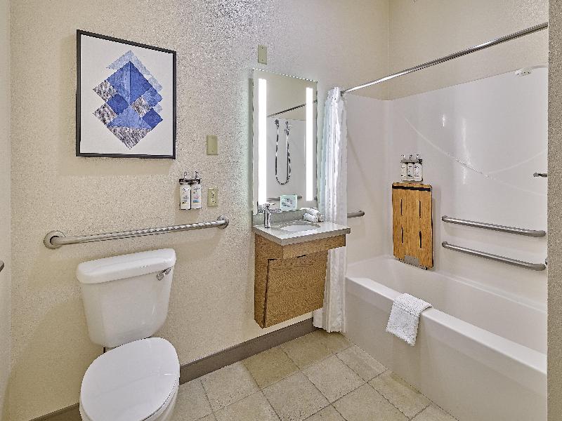 Candlewood Suites Peoria at Grand Prairie image