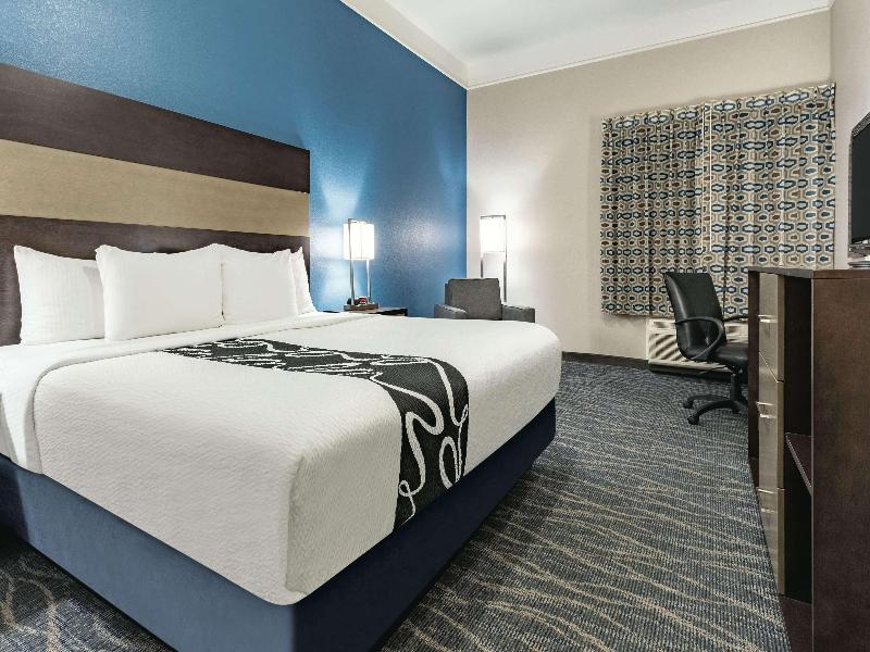 La Quinta Inn & Suites Phoenix I-10 West image