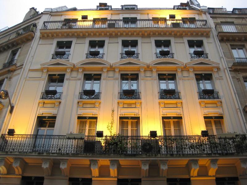 Queens Hotel image