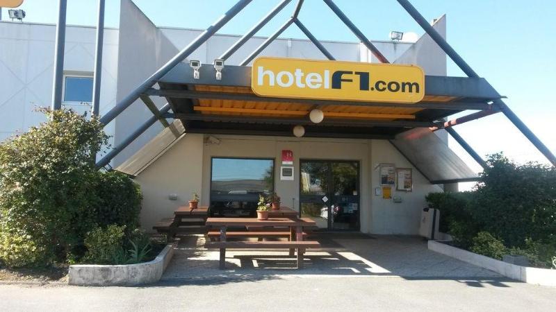 Hotel F1 Saintes