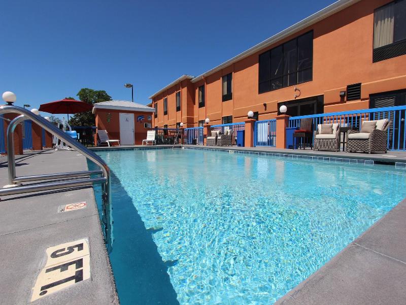 Luxury Suites Pensacola