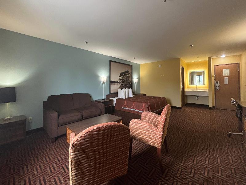 Super 8 by Wyndham Peoria image