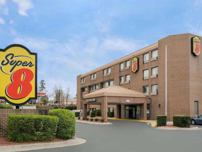 Super 8 By Wyndham Raleigh North East image