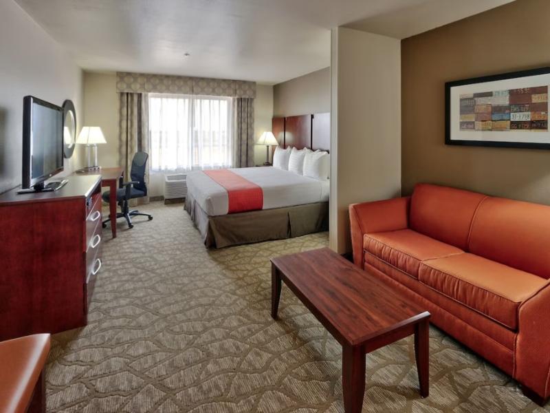 Holiday Inn Roswell image
