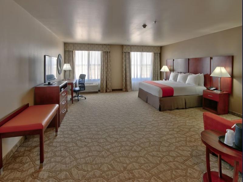 Holiday Inn Roswell image