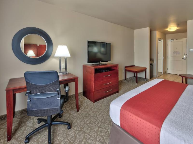 Holiday Inn Roswell image