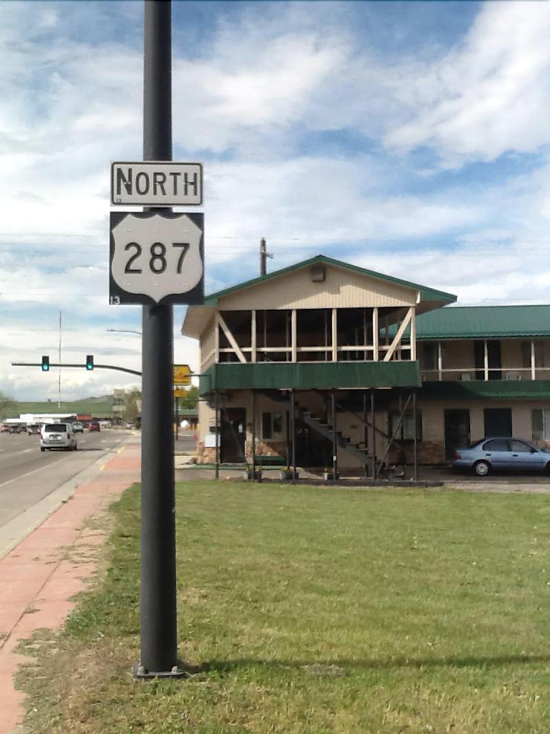 Silver Spur Motel Lander image