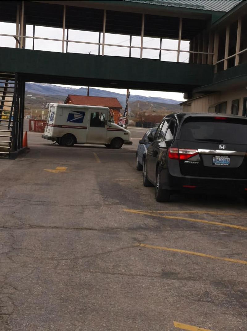 Silver Spur Motel Lander image