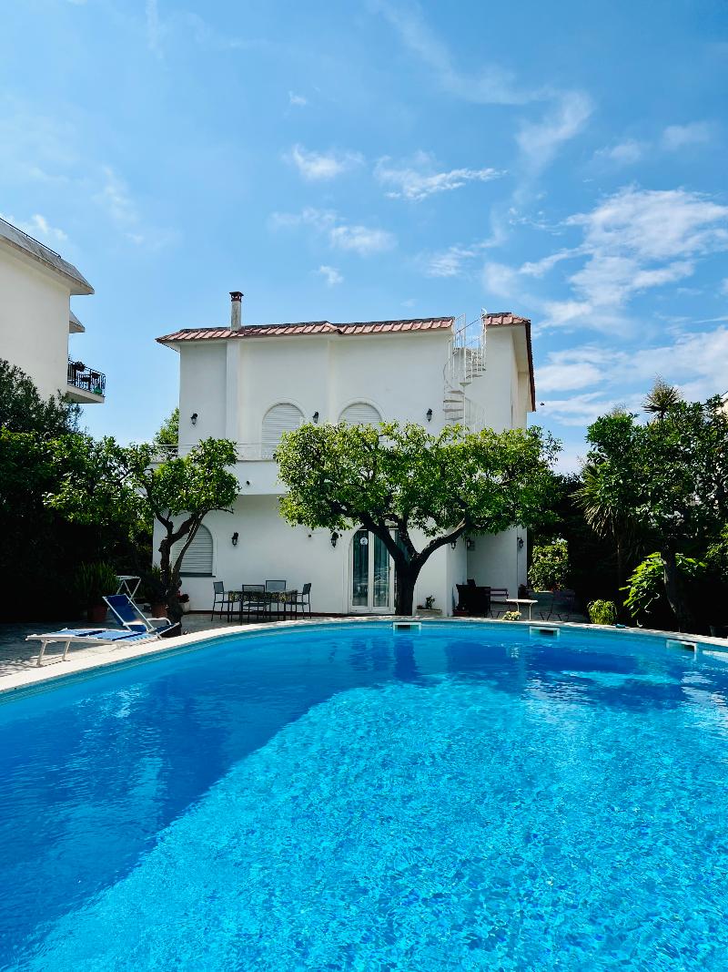 Villa Sorrento Resort image