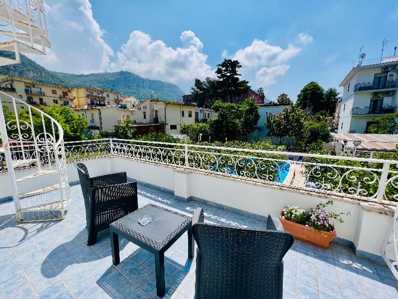 Villa Sorrento Resort image