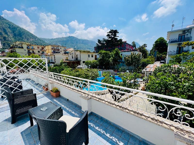 Villa Sorrento Resort image