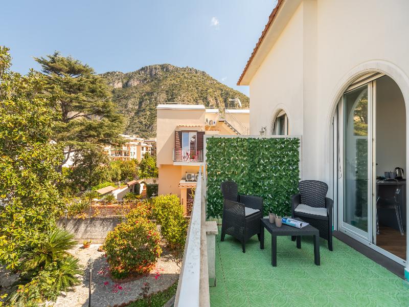 Villa Sorrento Resort image