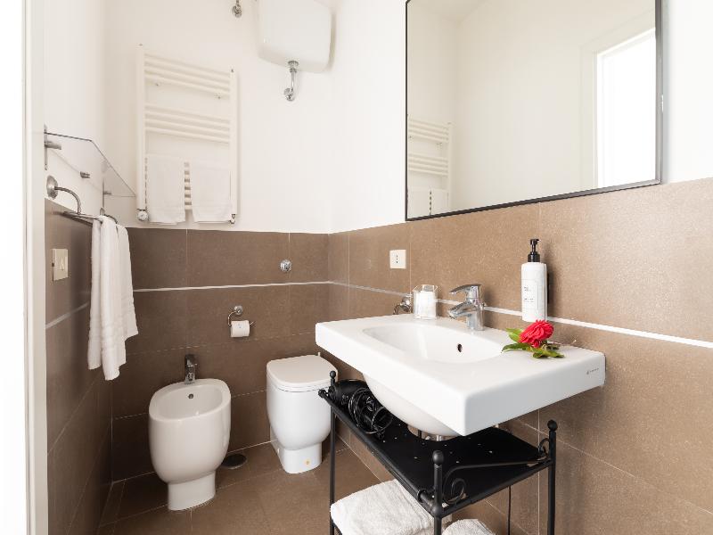 Villa Sorrento Resort image