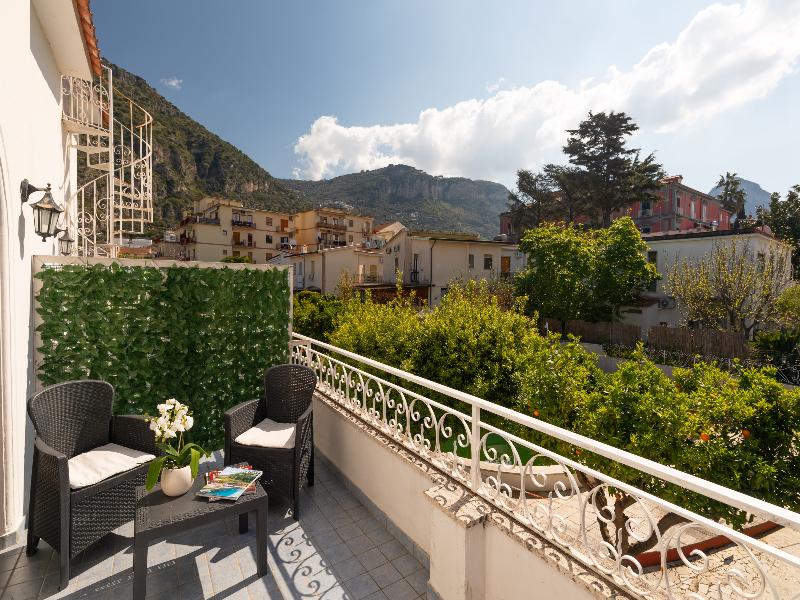 Villa Sorrento Resort image