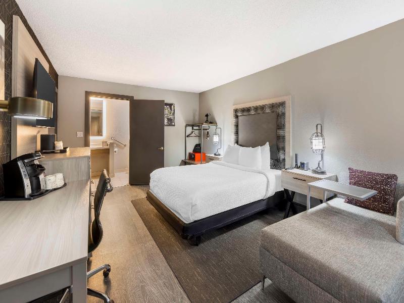 Aiden by Best Western South Reno image