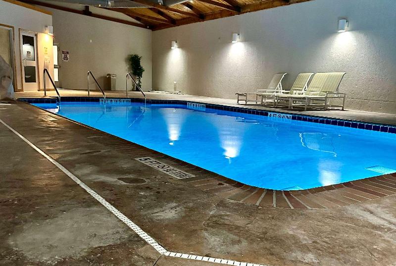 Microtel Inn & Suites by Wyndham Quincy image