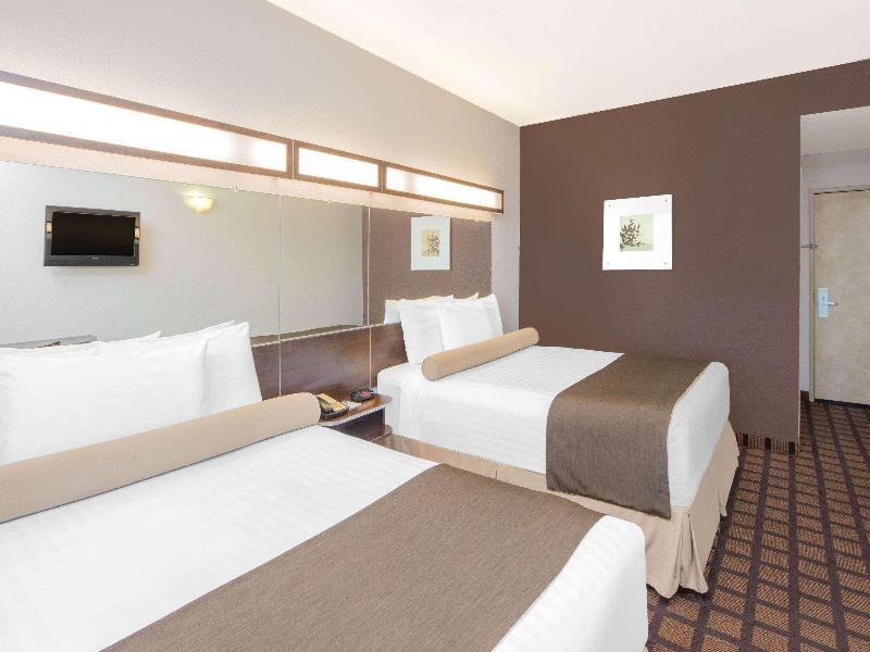 Microtel Inn & Suites by Wyndham Quincy image