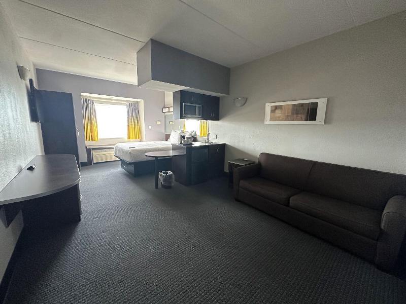 Microtel Inn & Suites by Wyndham Quincy image