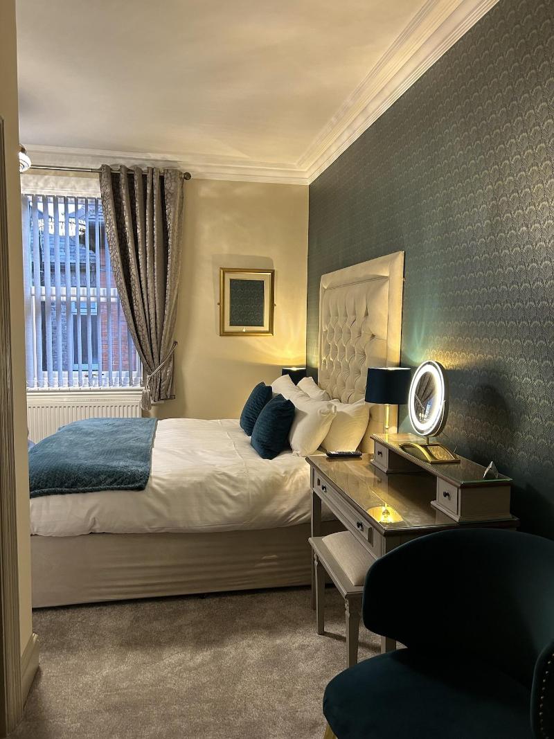 Ashbourne House image