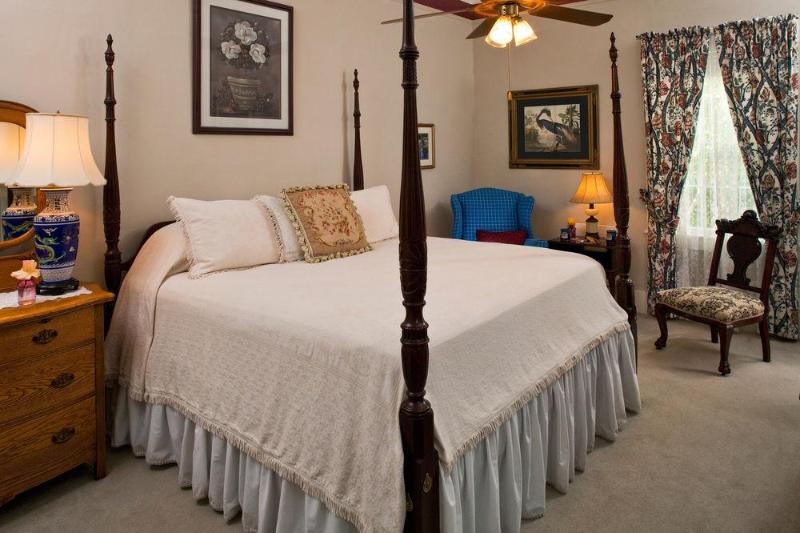 Devereaux Shields House image