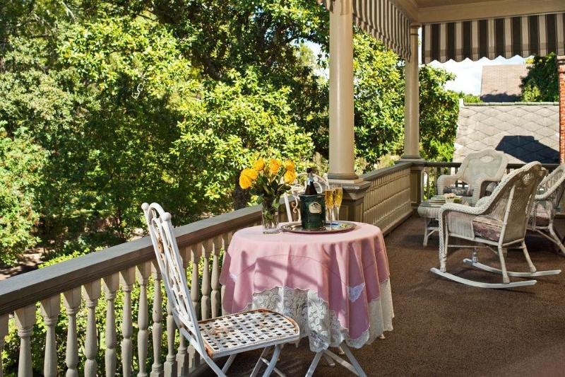 Devereaux Shields House image