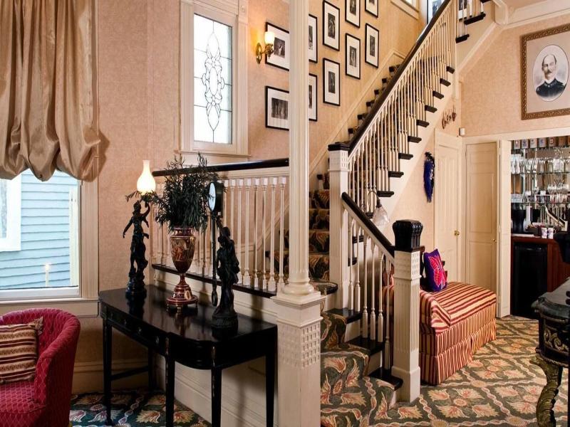 Devereaux Shields House image