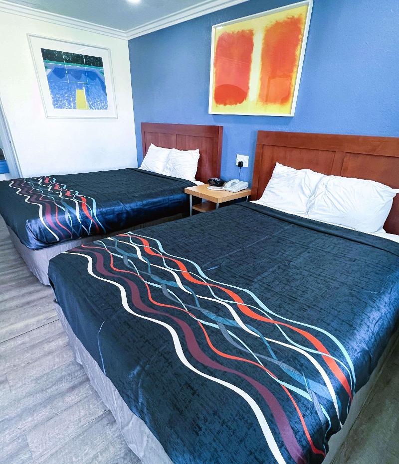 Rodeway Inn & Suites Ridgecrest image