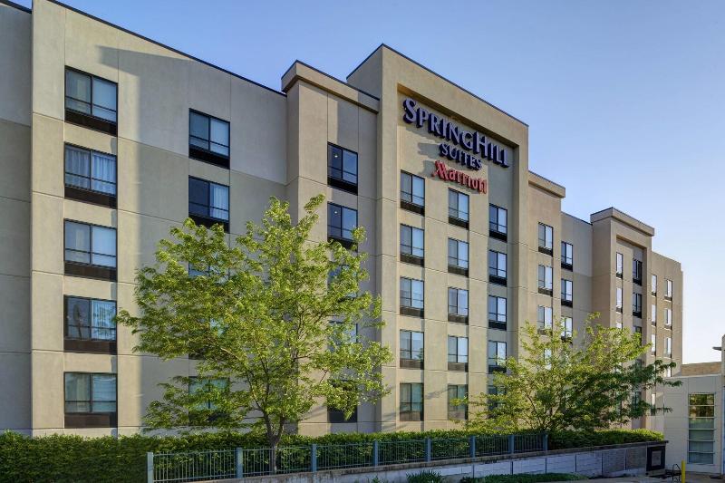 Springhill Suites St. Louis Brentwood image